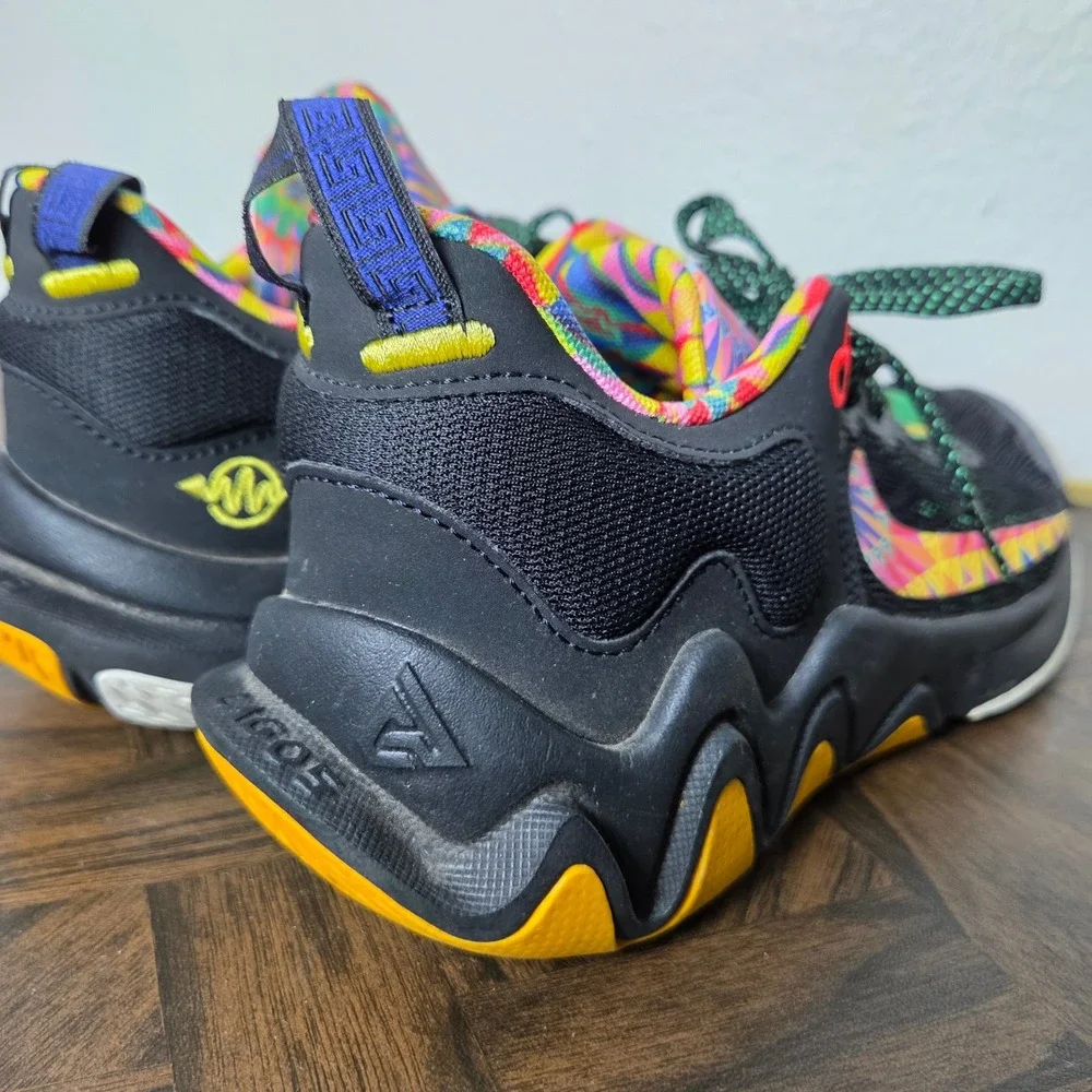 Nike Giannis Immortality 2 Youth‎ 5.5 Basketball Shoes Black & Neon multicolor